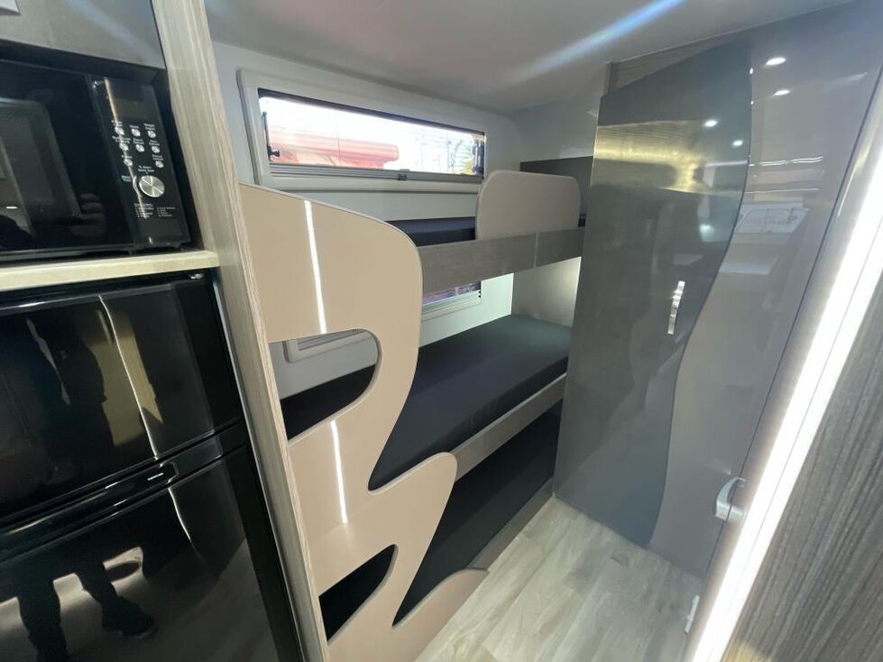 TOURER 6503 3 BUNKS SLIDE OUT CLUB LOUNGE